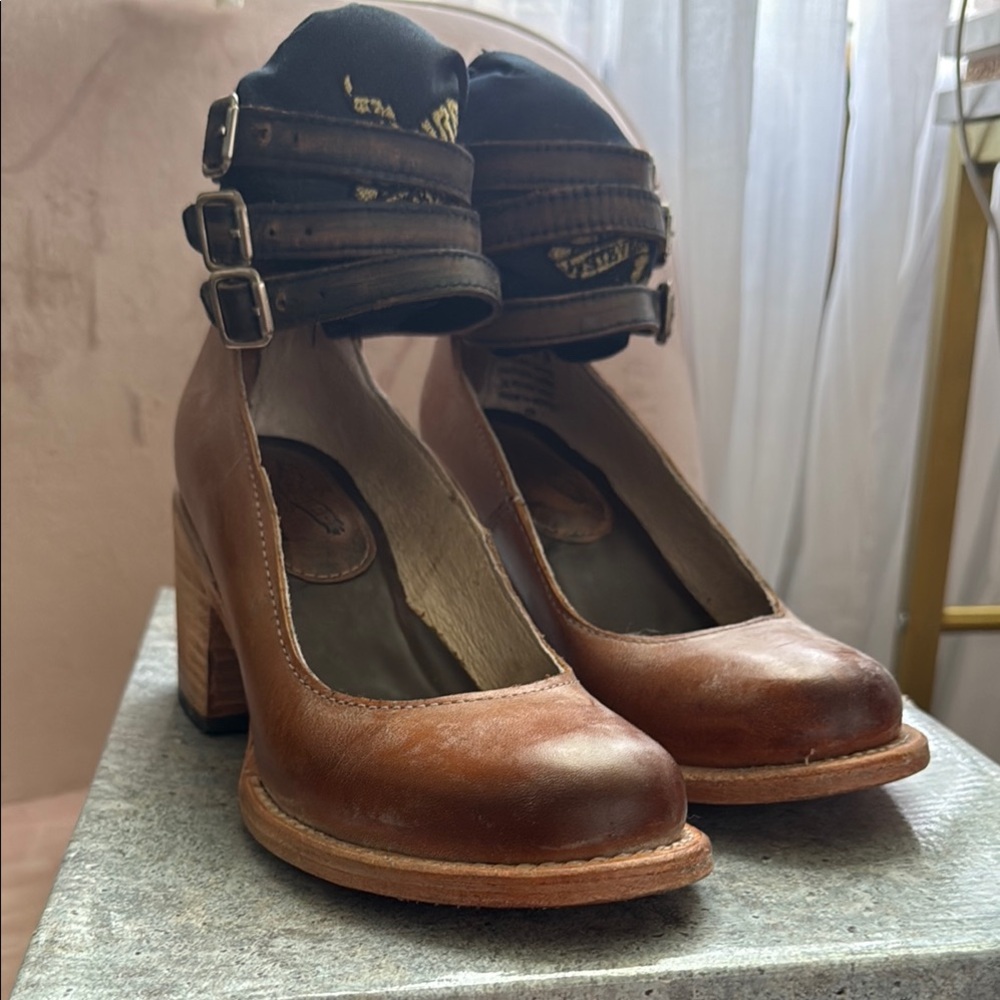 Freebird by Steven Moana size 6 Brown Leather Women's boots